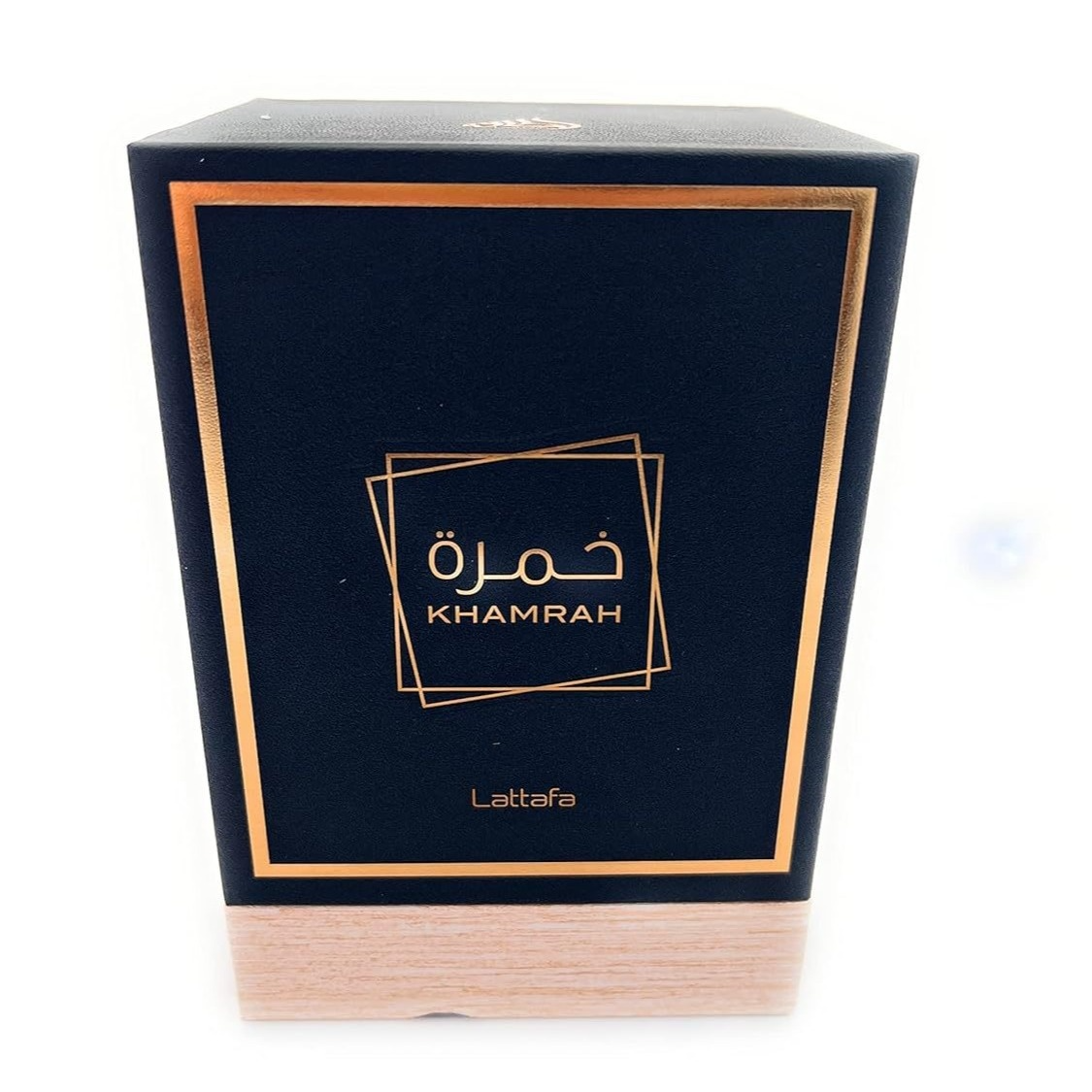 Classic Arab fragrance perfume bottle with glass and water materials