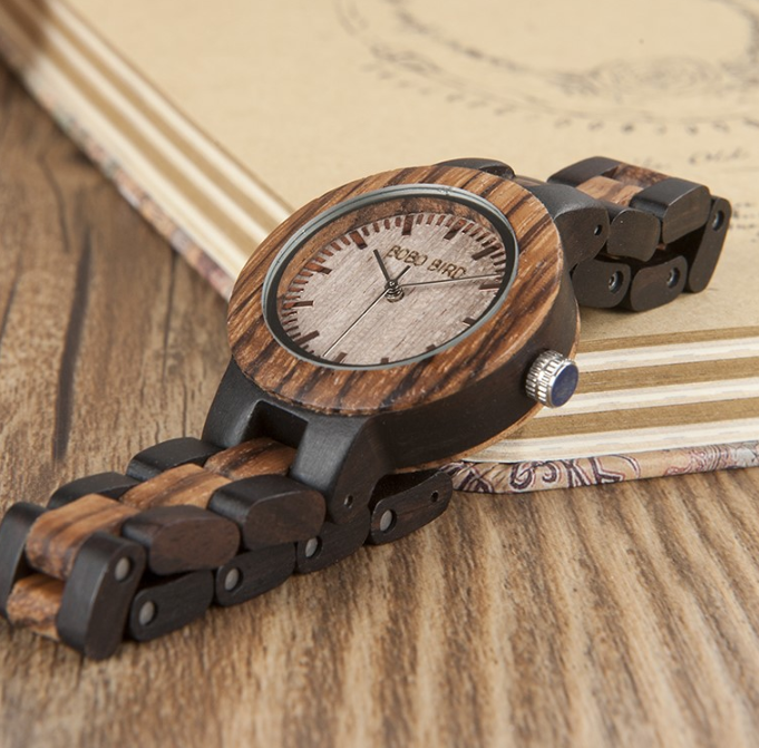 Elegant wooden couple watches set with resin straps and classic design