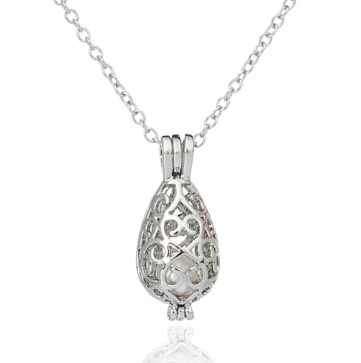 Natural Pearl Oyster Pendant Necklace | Coastal Charm