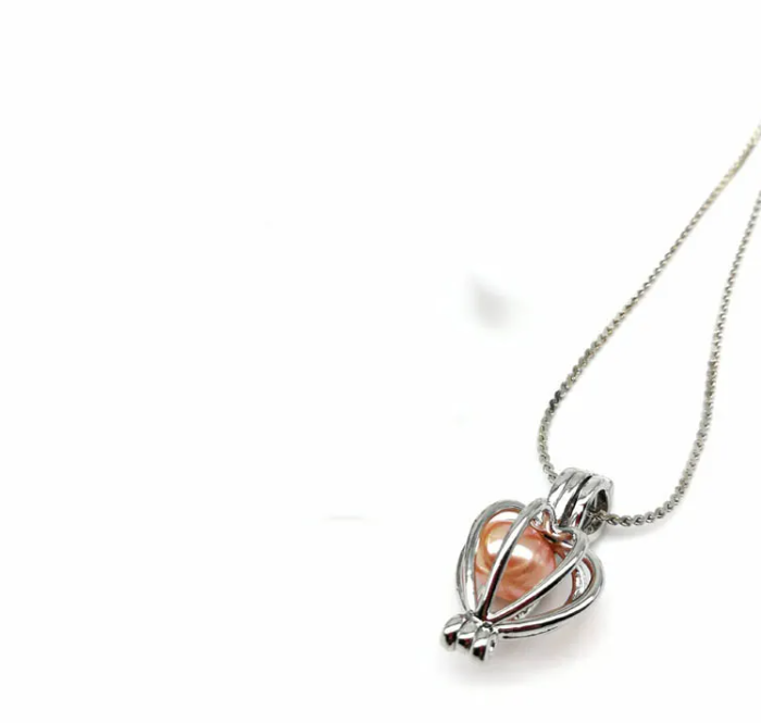 Natural Pearl Oyster Pendant Necklace | Coastal Charm