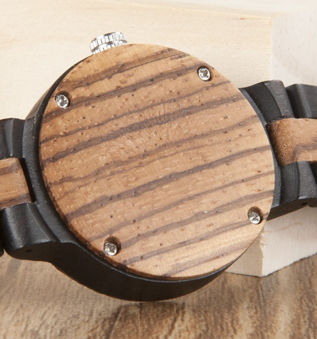 Elegant wooden couple watches set with resin straps for daily wear