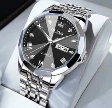 Modern man quartz watch with metal alloy design and luminous hands